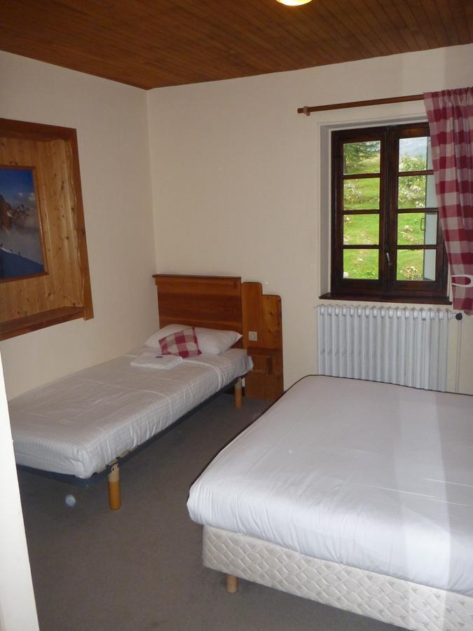 Bed and Breakfast Chalet Les Melezes Тінь Екстер'єр фото