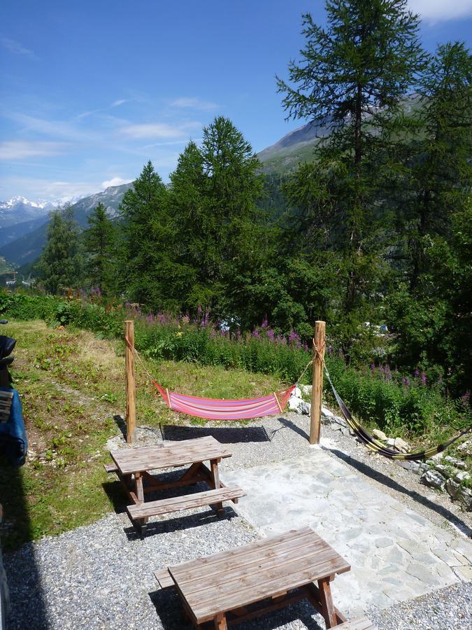 Bed and Breakfast Chalet Les Melezes Тінь Екстер'єр фото