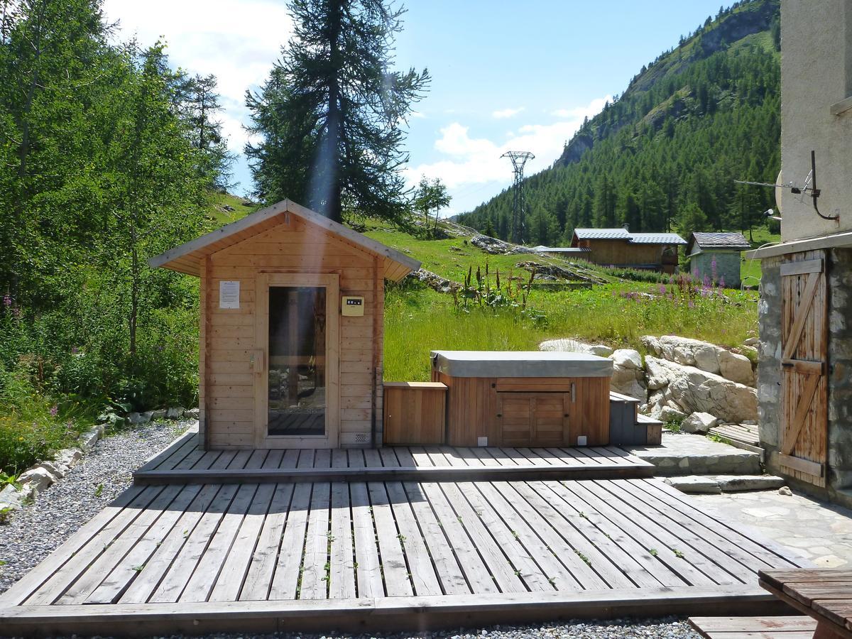 Bed and Breakfast Chalet Les Melezes Тінь Екстер'єр фото