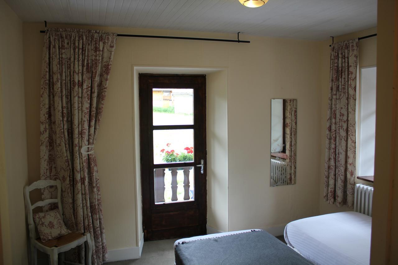 Bed and Breakfast Chalet Les Melezes Тінь Екстер'єр фото
